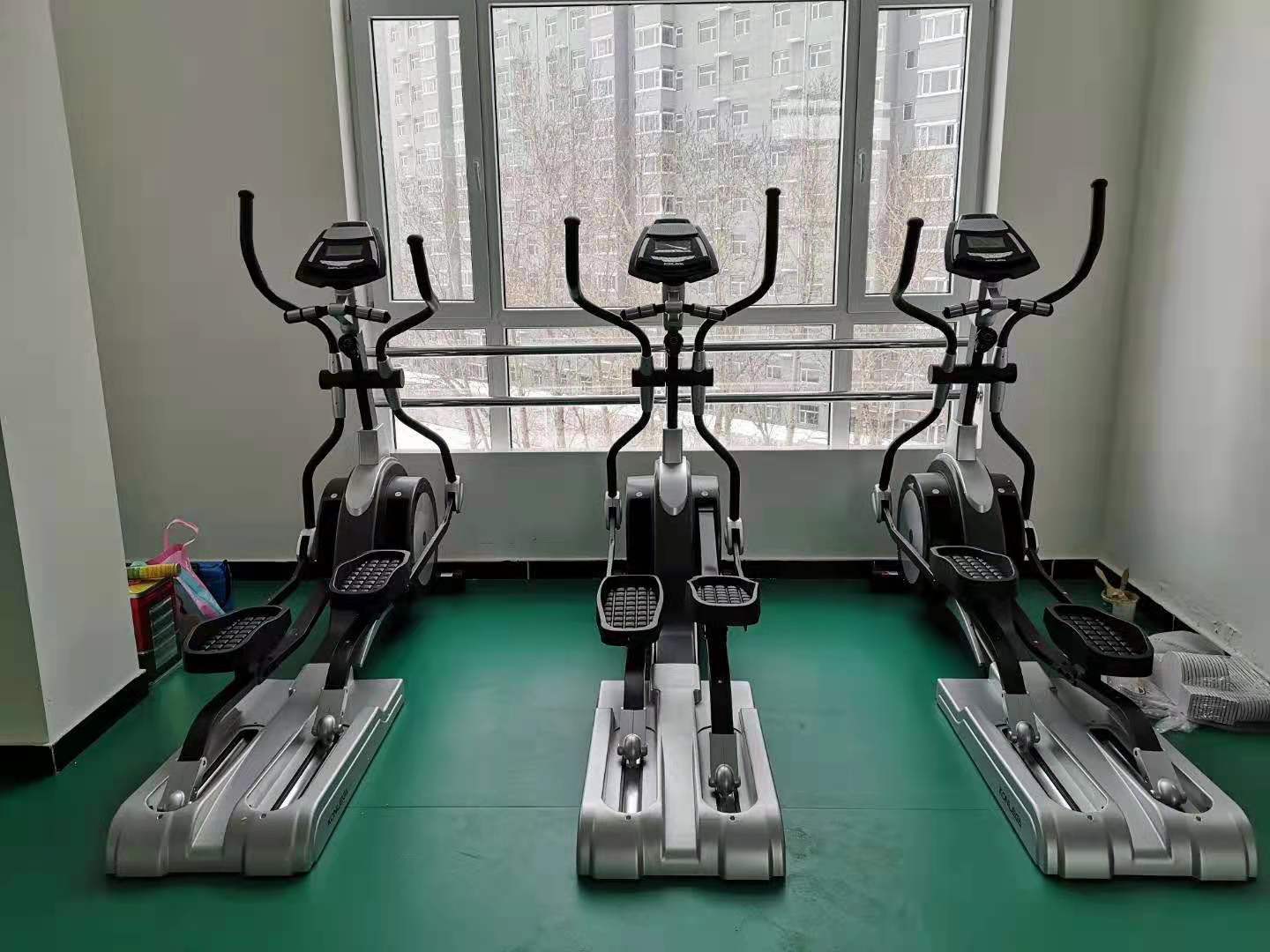 椭圆机和国产精品海角社区在线播放哪个好